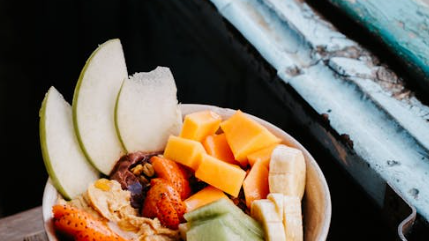 How to Reset Your Gut with Time-Restricted Eating for SIBO